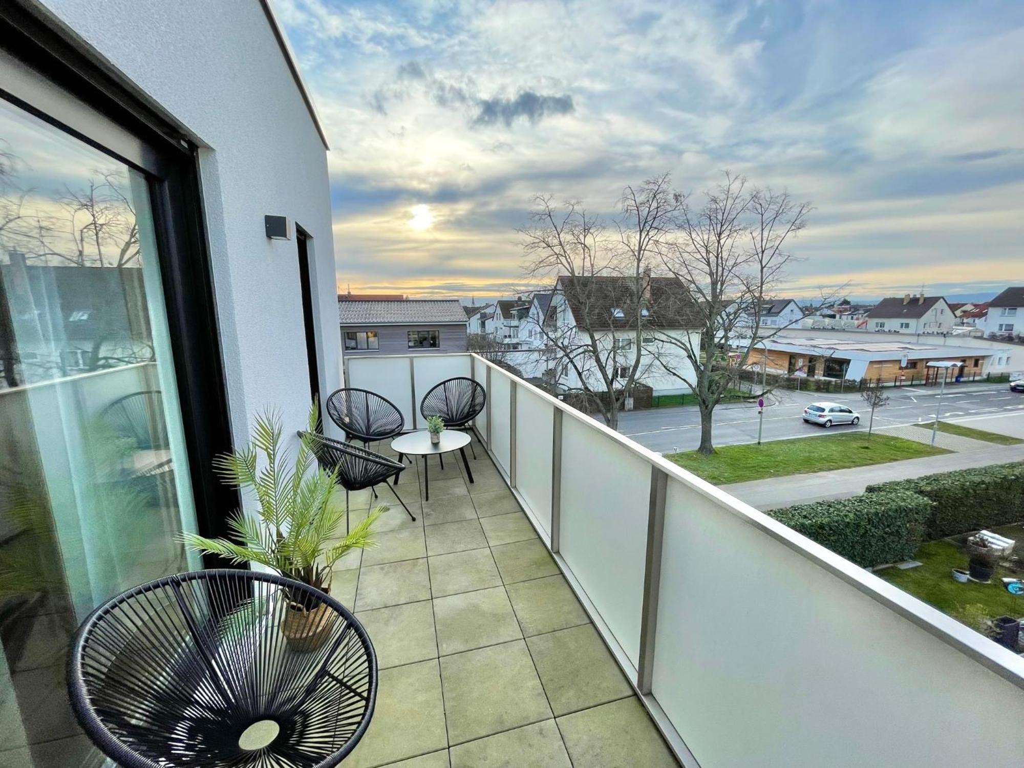 Exklusive 3-Zimmer Luxus-Maisonette In Hochheim - Naehe Frankfurt Flughafen, Wiesbaden Und Mainz Hochheim am Main Esterno foto