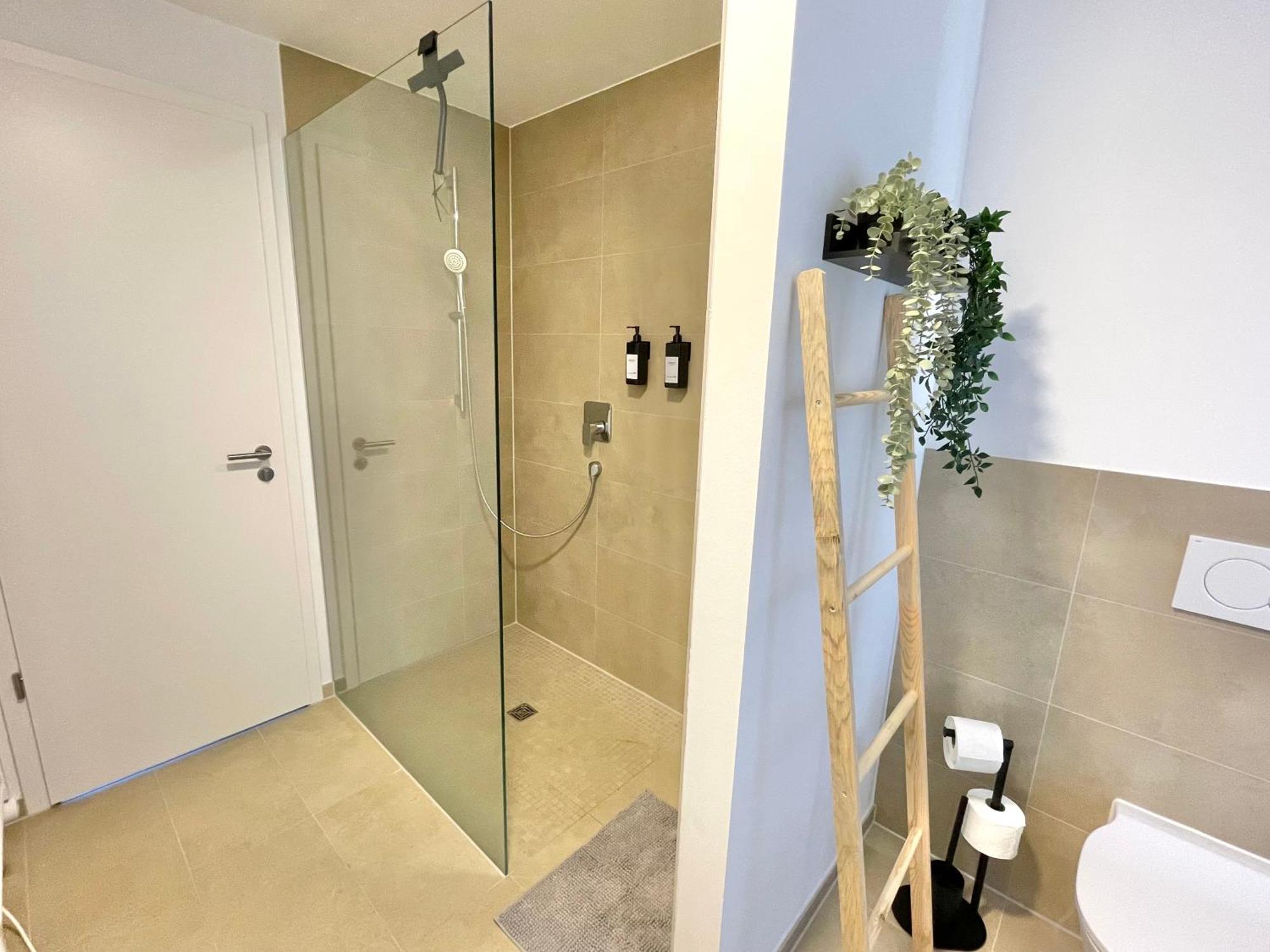 Exklusive 3-Zimmer Luxus-Maisonette In Hochheim - Naehe Frankfurt Flughafen, Wiesbaden Und Mainz Hochheim am Main Esterno foto