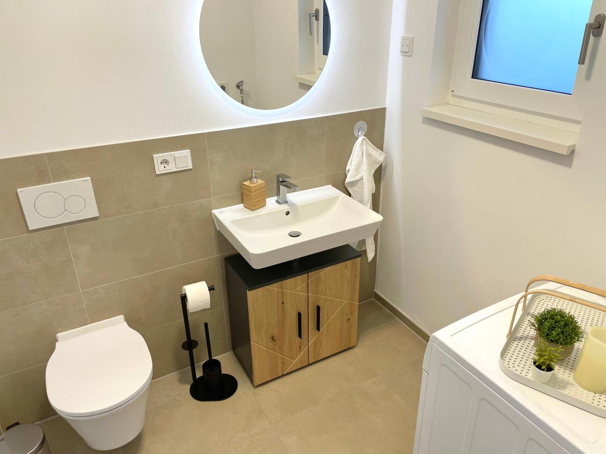 Exklusive 3-Zimmer Luxus-Maisonette In Hochheim - Naehe Frankfurt Flughafen, Wiesbaden Und Mainz Hochheim am Main Esterno foto