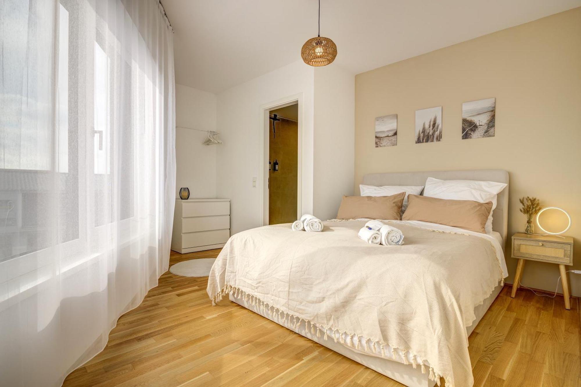 Exklusive 3-Zimmer Luxus-Maisonette In Hochheim - Naehe Frankfurt Flughafen, Wiesbaden Und Mainz Hochheim am Main Esterno foto